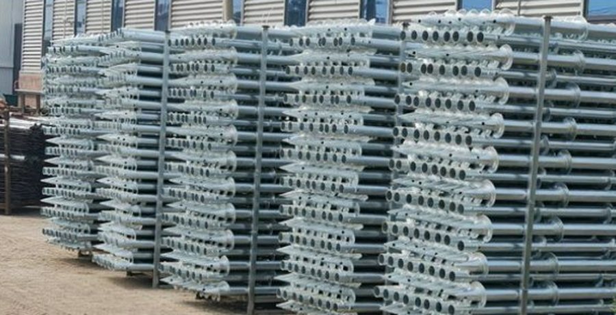 Ground screws packed by pallet